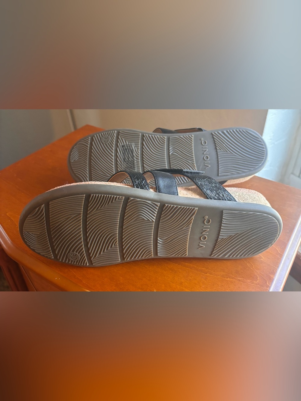 Vionic Embossed Adjustable Sandals - Anelle Size 8 - Picture 3 of 4